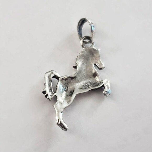 Rearing Mustang Stallion Horse 925 Sterling Silver Animal Charm Necklace Pendant - Picture 3 of 3